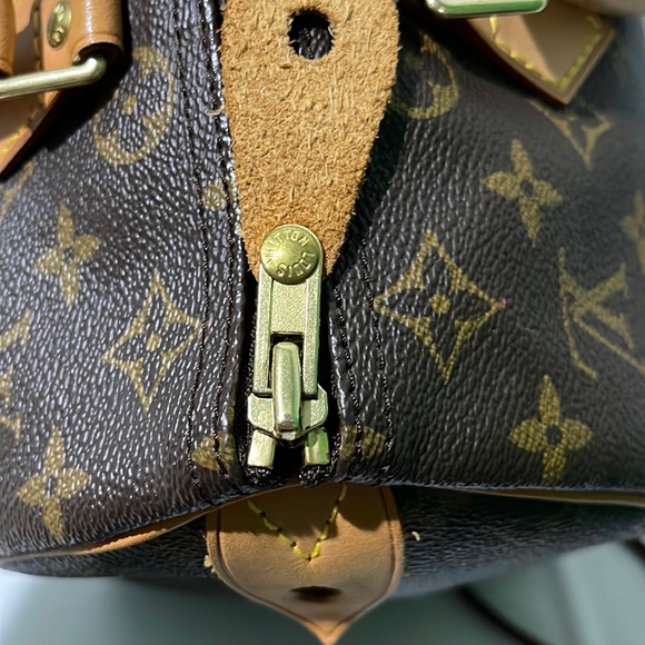 Louis Vuitton Speedy 30 Monogram Boston Bag -Excellent
Condition - Picture 6 of 17